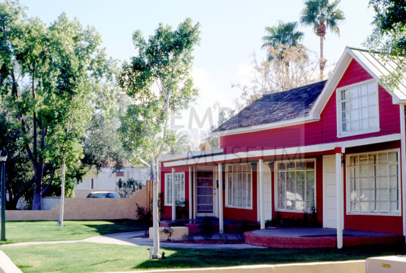 Residence in Maple-Ash neighborhood