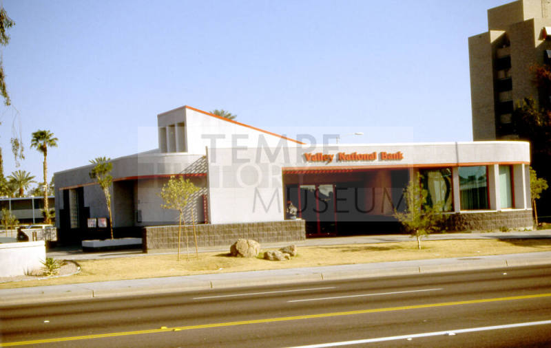 Valley National Bank, 915 S. Rural Road
