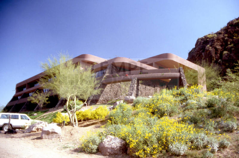 Westcourt in the Buttes, 2000 W. Westcourt Way