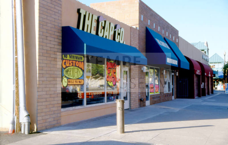 6th Street shops