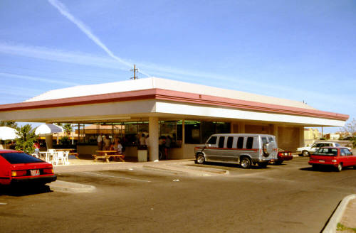 Dick's University Drive In, 855 S. Rural Rd.