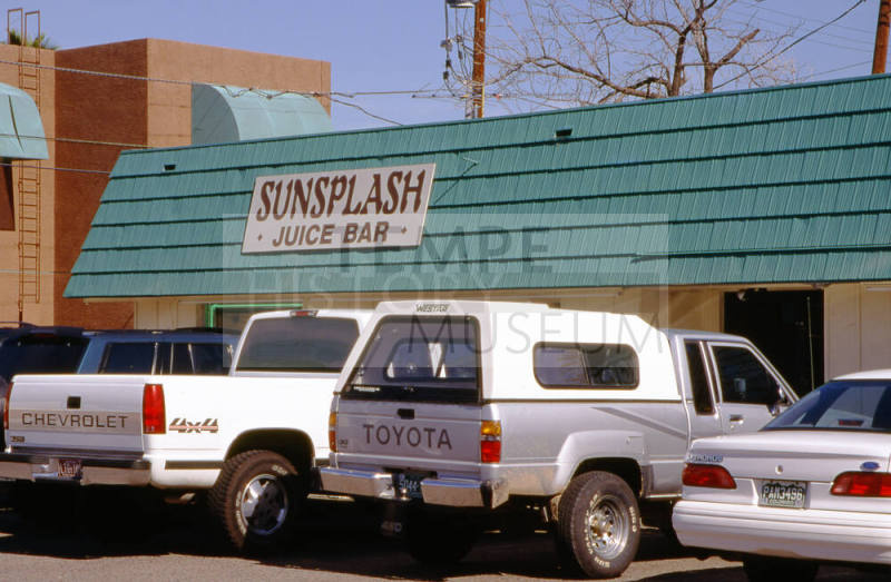 Sunsplash Juice Bar, 715 S. Forest Ave.