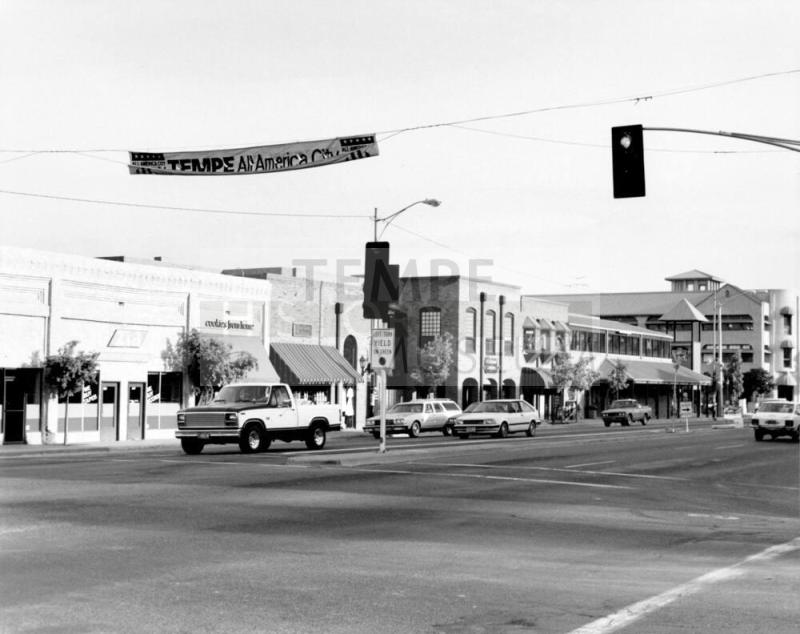 Mill Avenue Street Scene