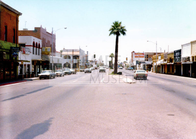 Mill Ave. looking south
