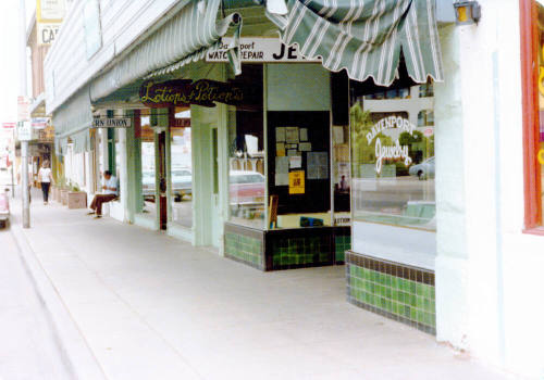 Shops, 400 Block of S. Mill Ave.