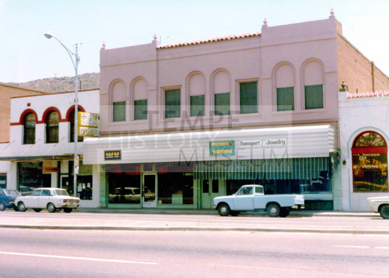 Shops, 400 Block of S. Mill Ave.