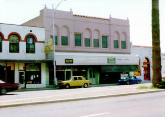 Shops, 400 Block of S. Mill Ave.