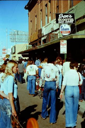 1975 Haydens Ferry Arts & Craft Fair - Andre building