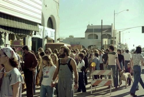1976 Haydens Ferry Arts & Craft Fair crowds near 5th and Mill