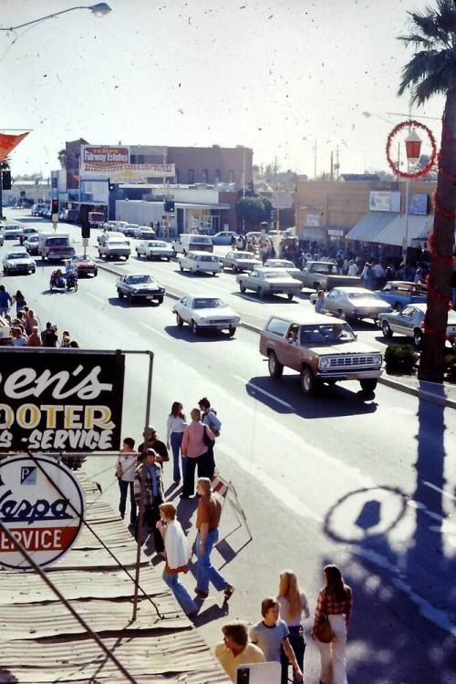 View of Mill Ave from Andre Building, during 1976 Haydens Ferry Arts & Craft Fair