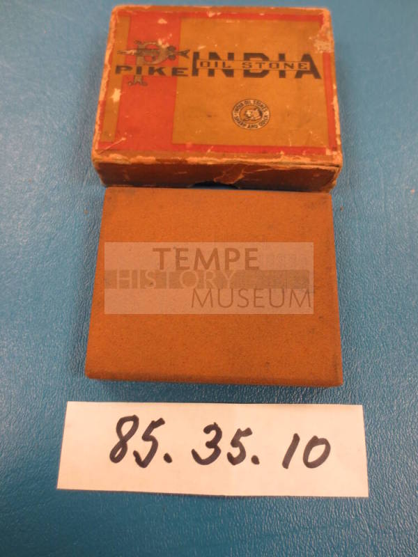 Oil stone with box