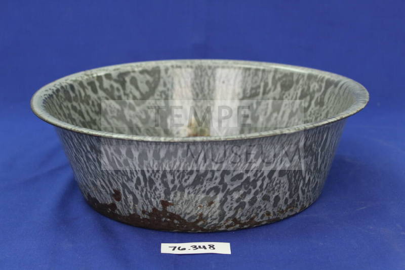 Enamel Wash Basin