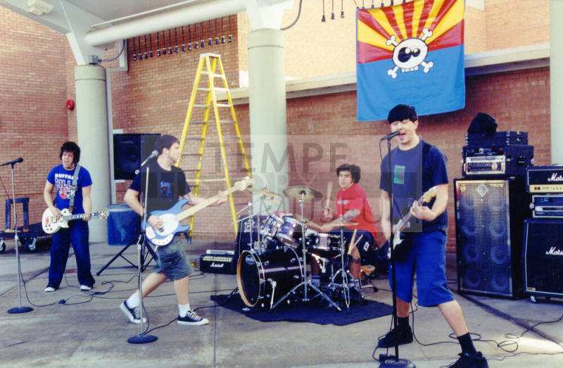 Tempe High School - Student Band in Courtyard