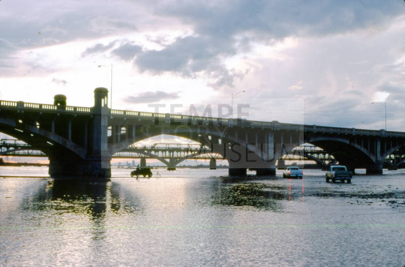 Mill Avenue Bridge and flooded Salt River
