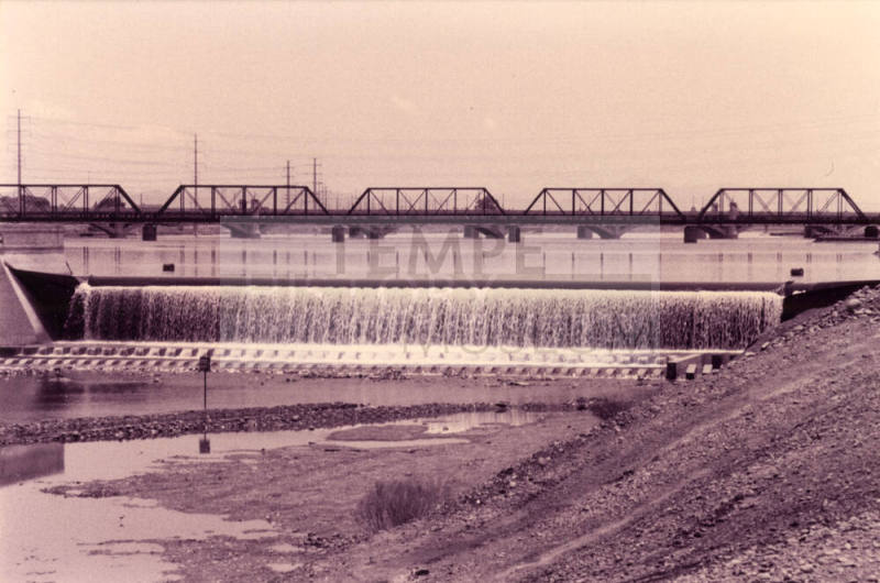 Tempe Town Lake rubber dam