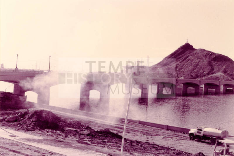 Tempe Town Lake and Mill Avenue Bridge