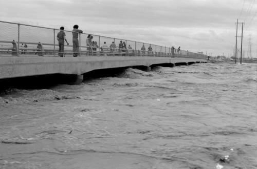 Salt River Flood, McClintock Bridge, Tempe, Arizona