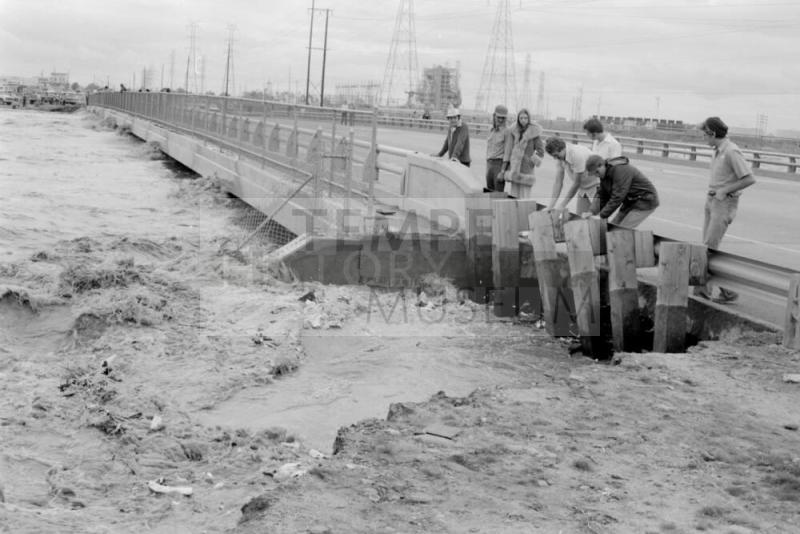 Salt River Flood, McClintock Bridge, Tempe, Arizona