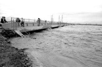 Salt River Flood, McClintock Bridge, Tempe, Arizona