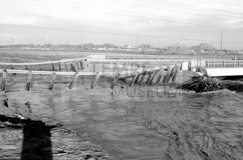 Salt River Flood, bridge damage, Tempe, Arizona