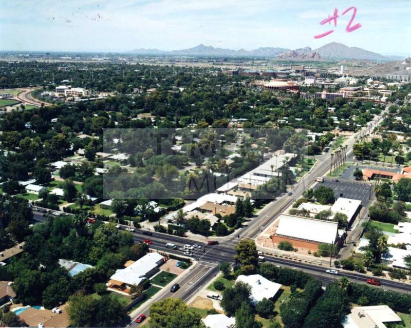 Aerial photo of Broadway & College-- Southeast toward northwest (Orange hedge/residential).