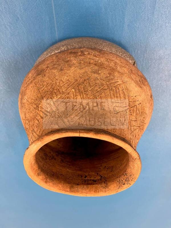 Ceramic pot, prehistoric