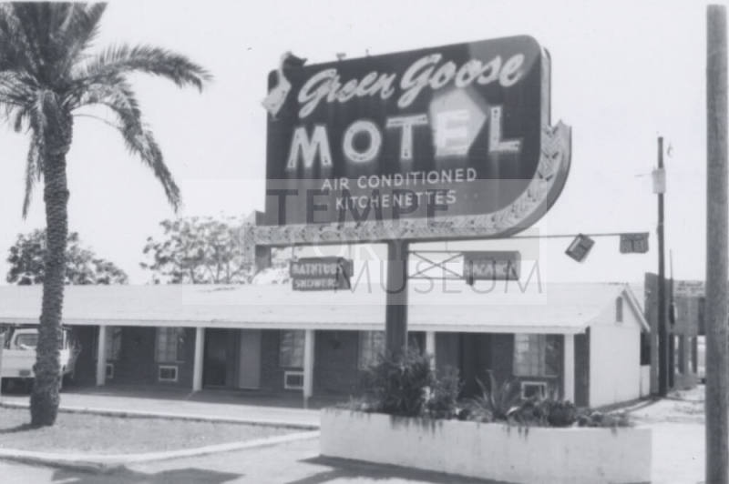 Green Goose Motel - 1915 East Apache Boulevard, Tempe, Arizona