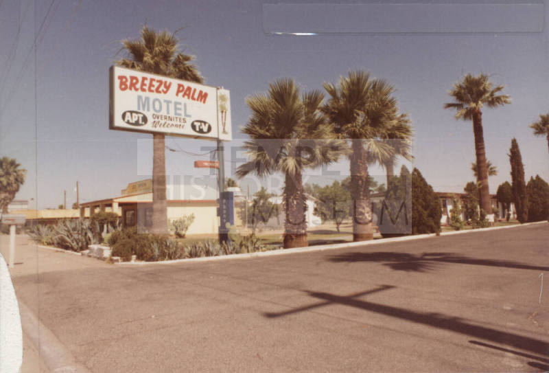 Breezy Palm Motel - 2150 East Apache Boulevard, Tempe, Arizona