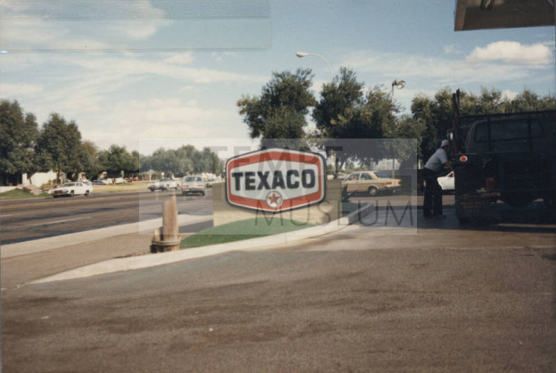 Texaco - 915 East Baseline Road, Tempe, Arizona