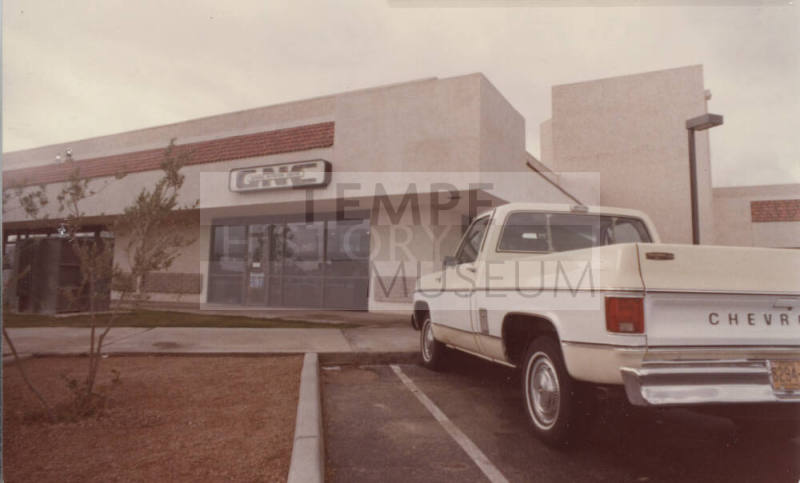 GNC - 1060 East Baseline Road, Tempe, Arizona