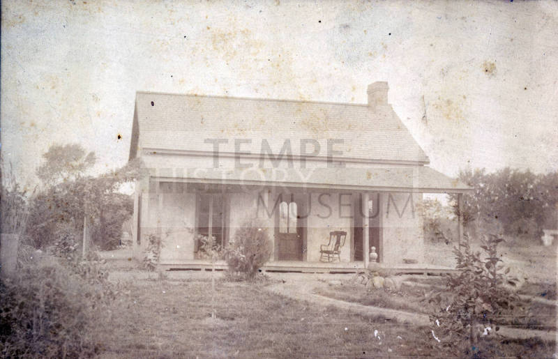 Front view of the exterior of Dr. Fenn J Hart's Tempe home