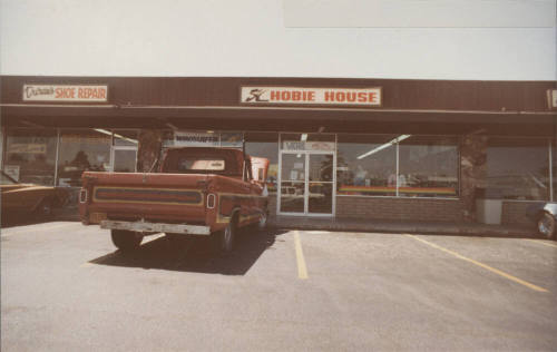 Hobie House - 35 East Broadway Road, Tempe, Arizona