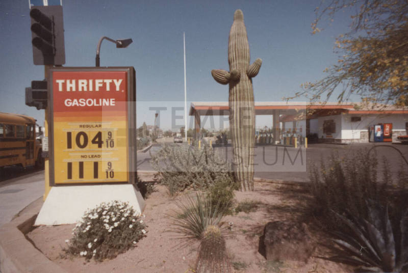 Thrifty Gas - 904 West Broadway Road, Tempe, Arizona