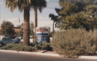 Exxon - 909 East Broadway Road, Tempe, Arizona