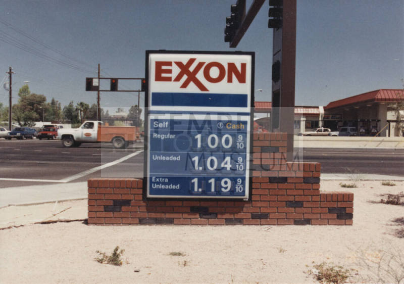 Exxon - 909 East Broadway Road, Tempe, Arizona