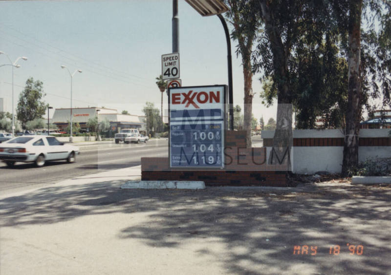 Exxon - 909 East Broadway Road, Tempe, Arizona
