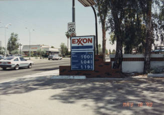Exxon - 909 East Broadway Road, Tempe, Arizona