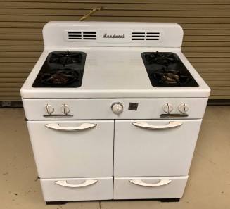 Stove from Hudson Manor Neighborhood house
