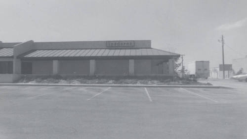 Isadores - 1123 West Broadway Road, Tempe, Arizona