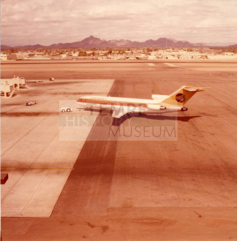Hanshin Tigers arrive at Sky Harbor Airport #1