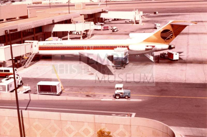 Hanshin Tigers arrive at Sky Harbor Airport #3