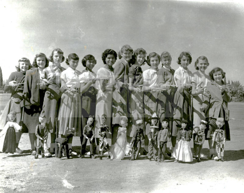 Tempe Grammar School Eighth Grade Puppet Club
