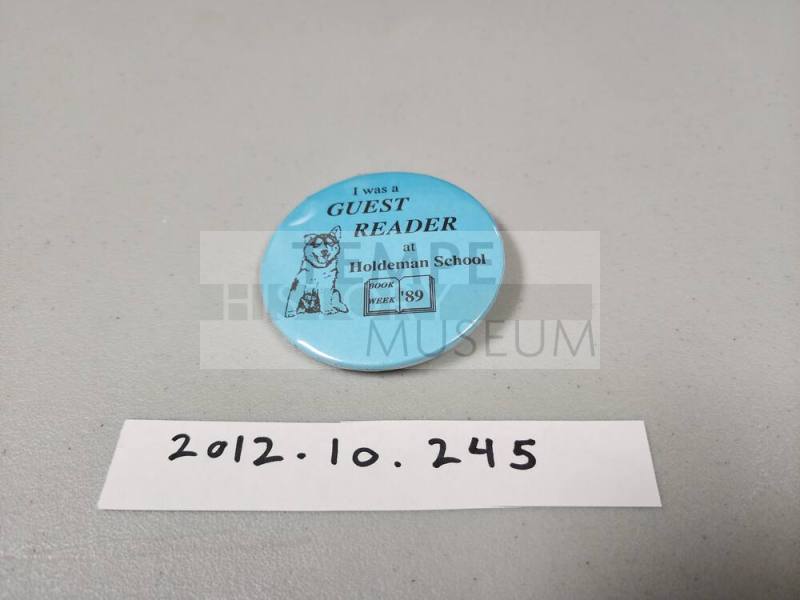 Holdeman School "Guest Reader" Book Week Button
