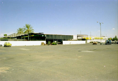 Freeway Plaza