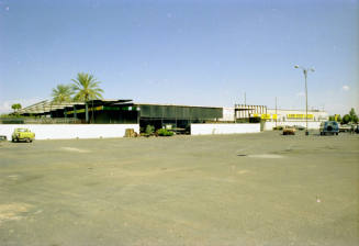 Freeway Plaza