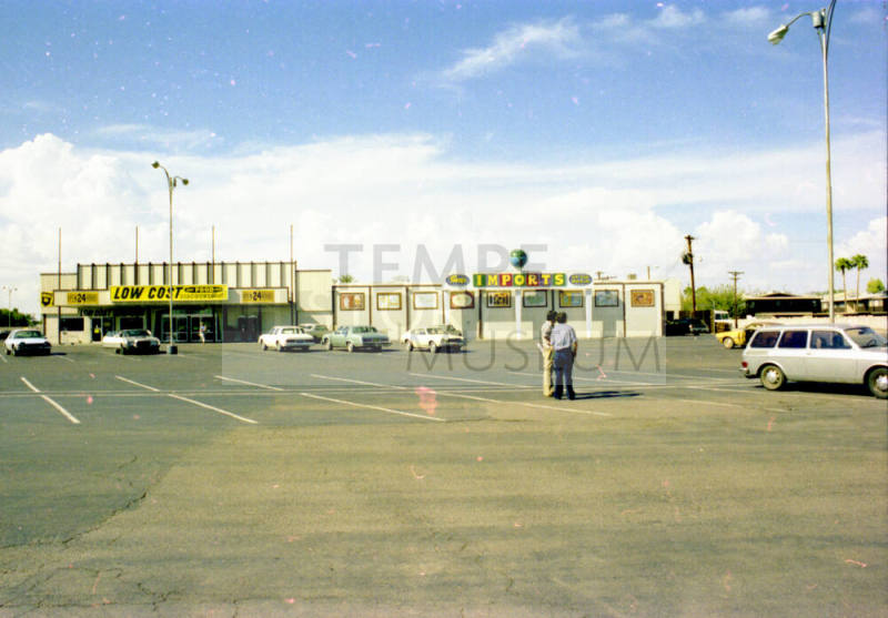 Freeway Plaza