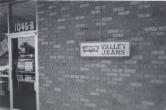 Valley Jeans - 1045-B East Lemon Street, Tempe, Arizona