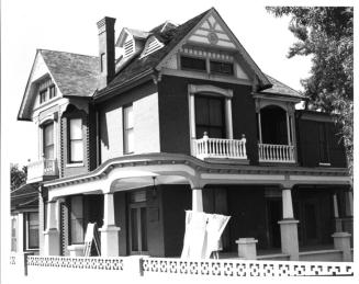 Photo of the Petersen House