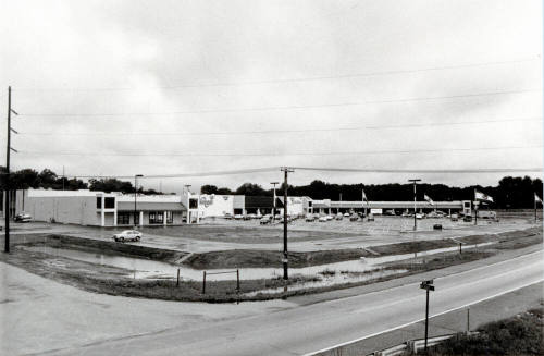 University Commons Shopping Center, Mishawaka, IN.