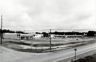 University Commons Shopping Center, Mishawaka, IN.